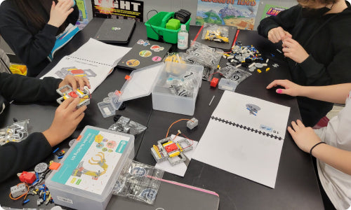the micro:bit Wonder Building Kit